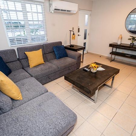 Luxury Retreat With Private Jacuzzi And Mountain Views Free Parking Ponce Exterior foto