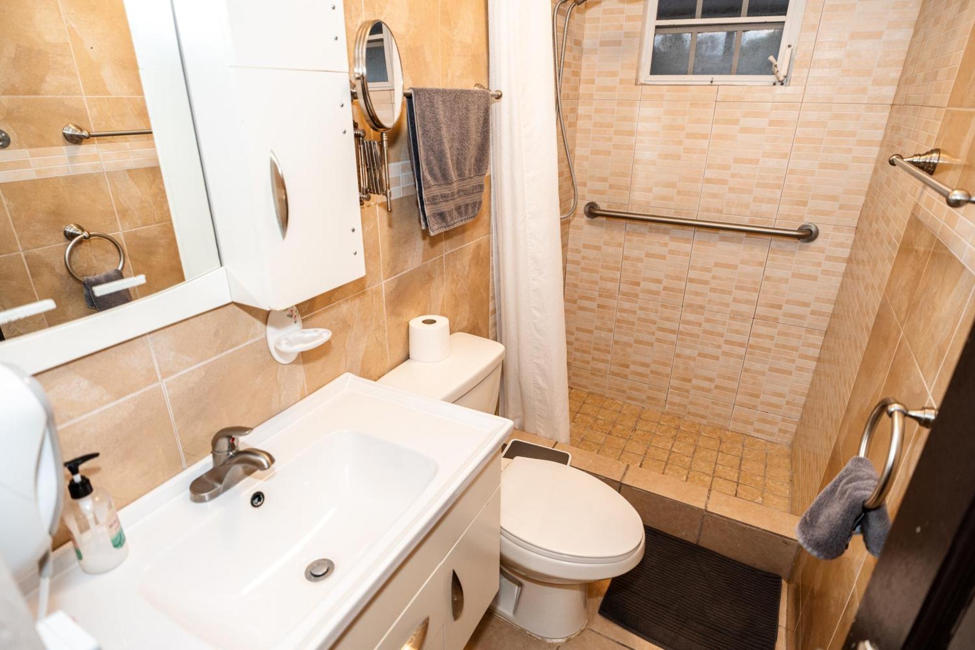 Luxury Retreat With Private Jacuzzi And Mountain Views Free Parking Ponce Exterior foto
