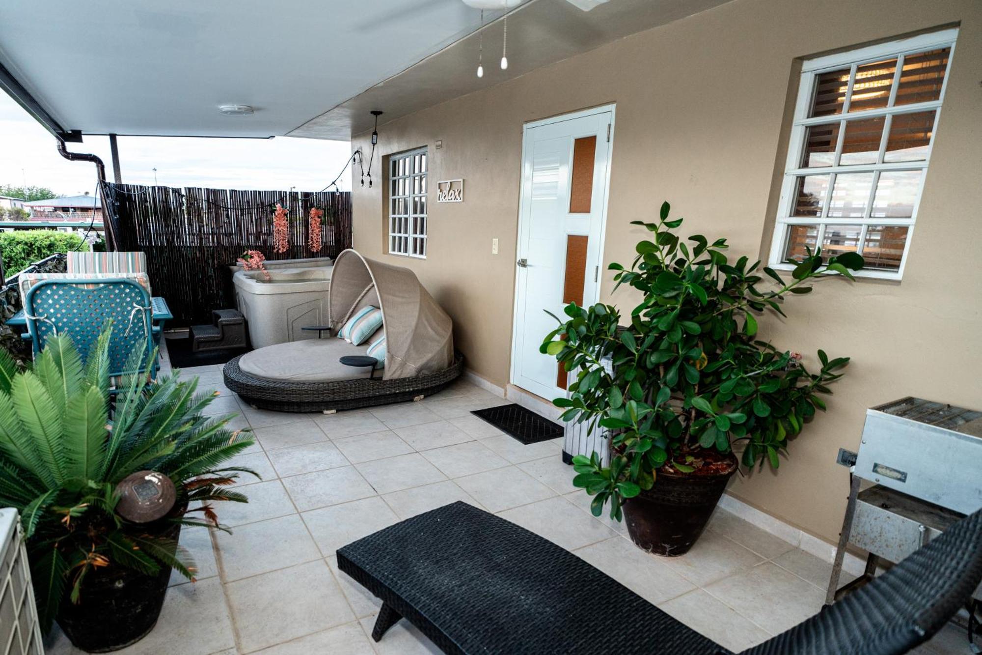 Luxury Retreat With Private Jacuzzi And Mountain Views Free Parking Ponce Exterior foto