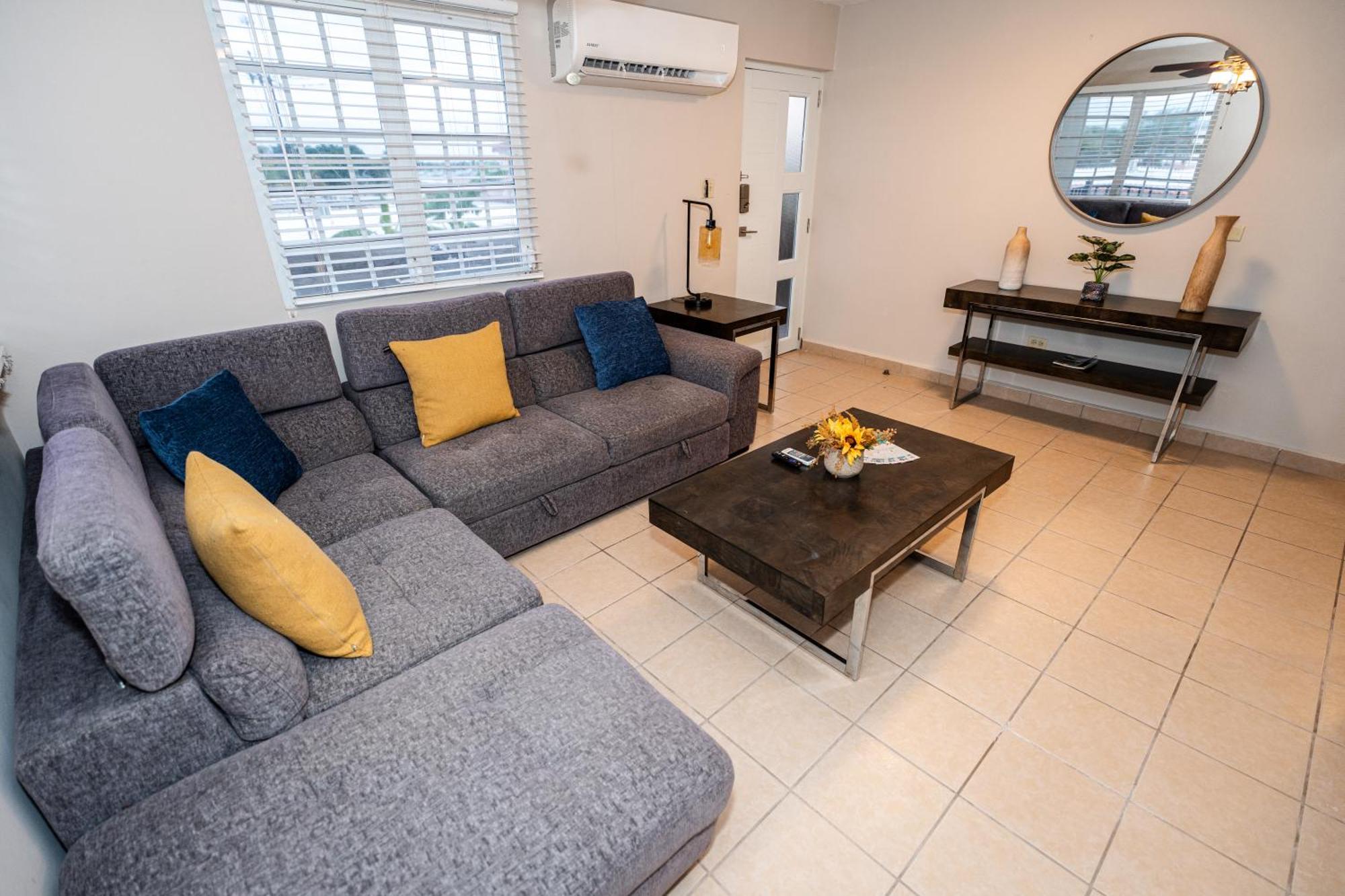 Luxury Retreat With Private Jacuzzi And Mountain Views Free Parking Ponce Exterior foto